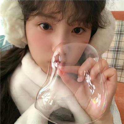 想踢沉迷男的女人